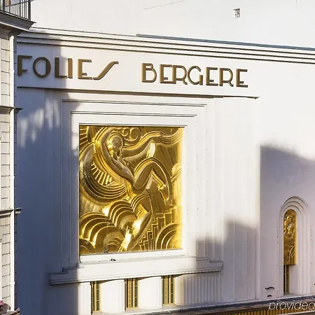 Maxim Folies ホテル パリ