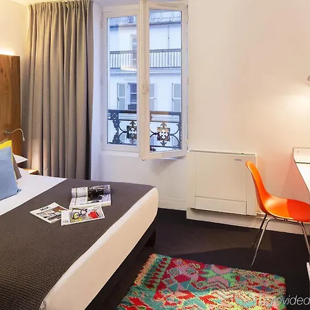 Maxim Folies 3* パリ