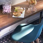 Maxim Folies Hotel