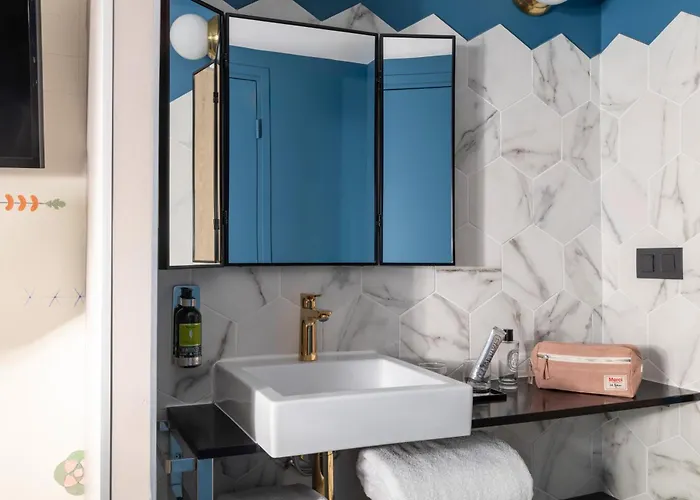 Hotel Maxim Folies Paris
