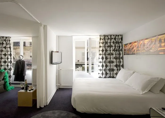 Maxim Folies Otel 3*