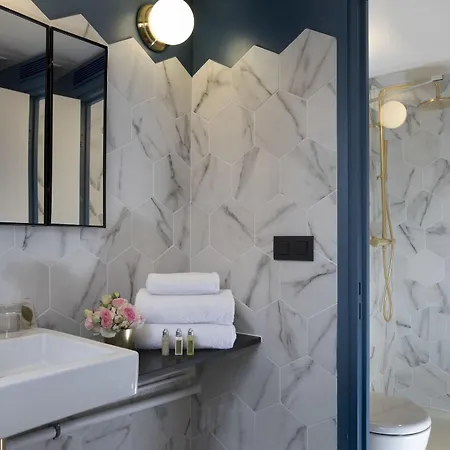Hotel Maxim Folies Paris