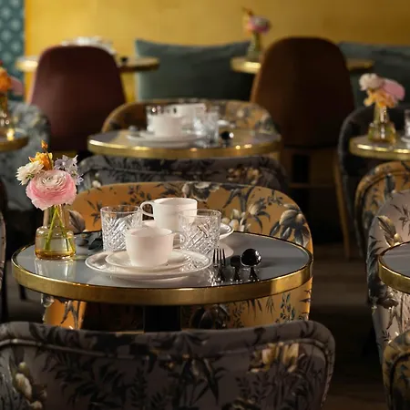 Maxim Folies Hotel Paris