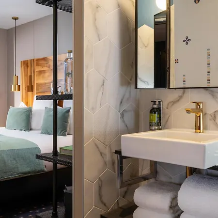 Hotel Maxim Folies Paris