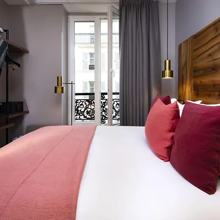 Hotel Maxim Folies 3*