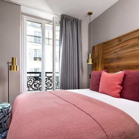 Hotel Maxim Folies Paris