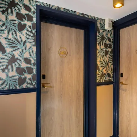 Maxim Folies Hotel 3*