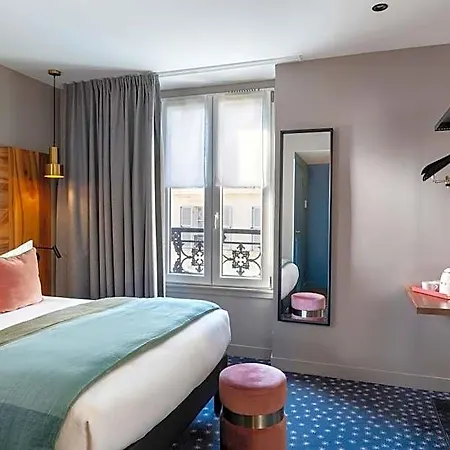 Hotel Maxim Folies