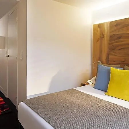 Hotel Maxim Folies