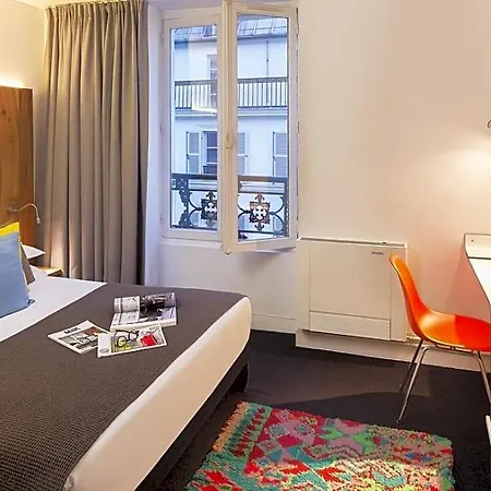 Hotel Maxim Folies 3*