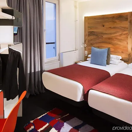 Hotel Maxim Folies Paris