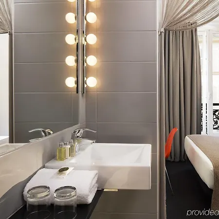Maxim Folies Hotel Paris