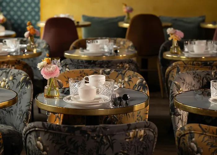 Maxim Folies Hotel Paris