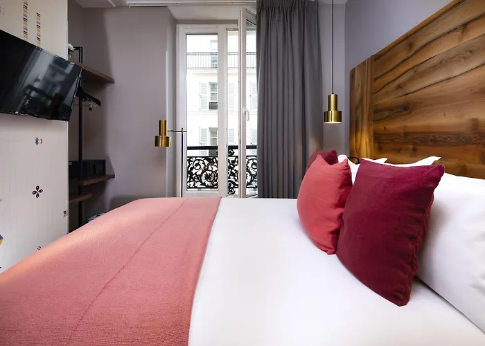 Hotel Maxim Folies 3*