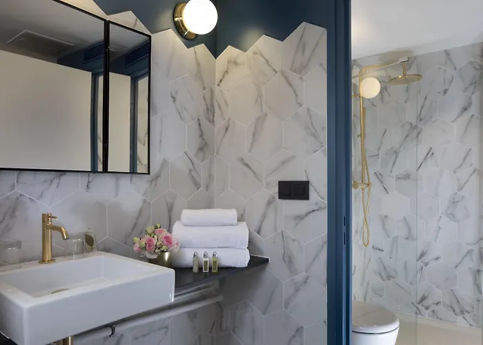 Hotel Maxim Folies 3*