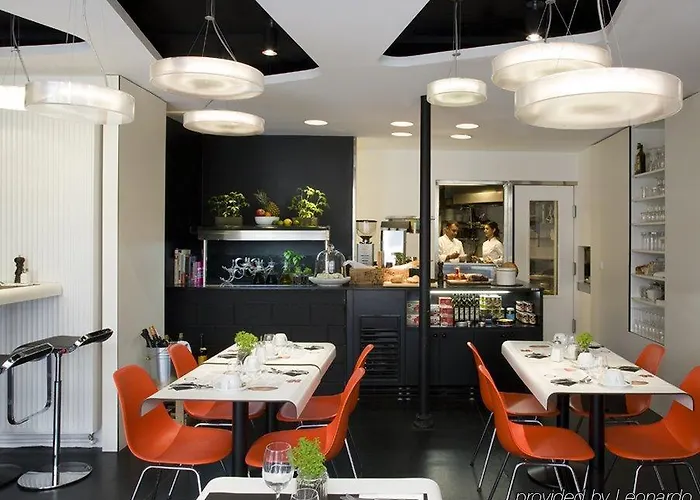 Hotel Maxim Folies Paris