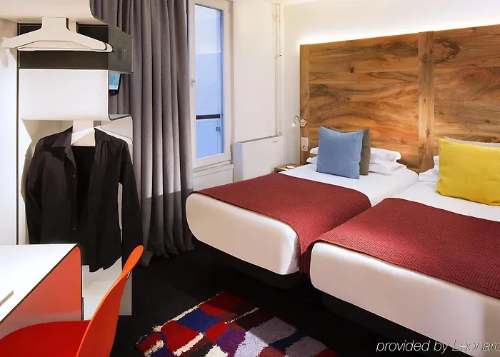 Hotel Maxim Folies Paris