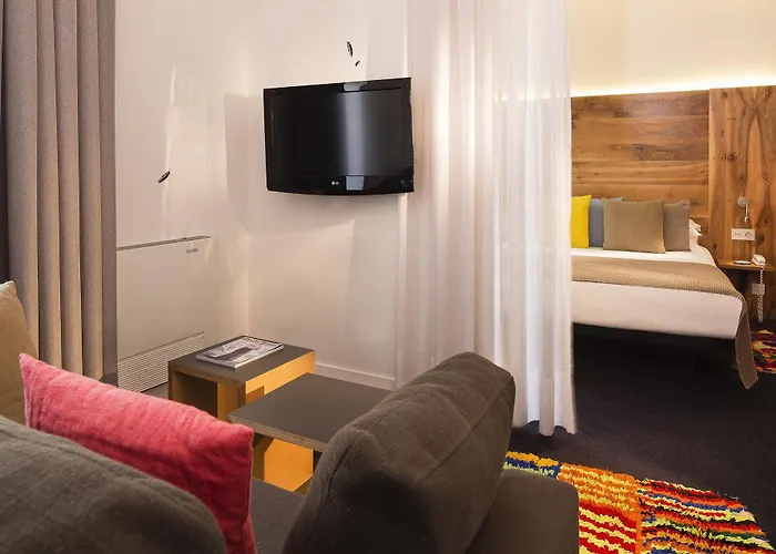 Hotel Maxim Folies Paris