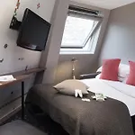Maxim Folies Hotel