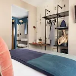 Hotel Maxim Folies