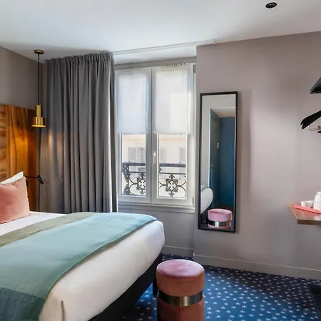 Hotel Maxim Folies