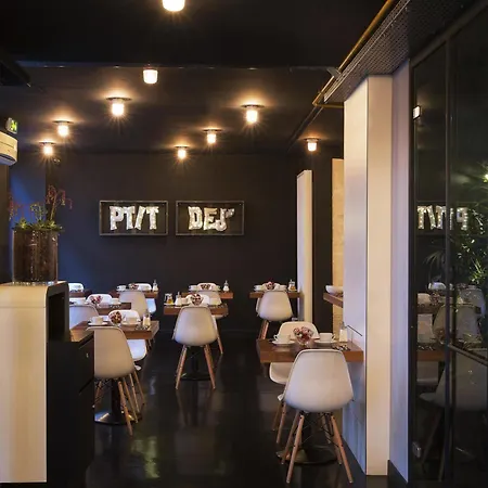 Maxim Folies Hotel